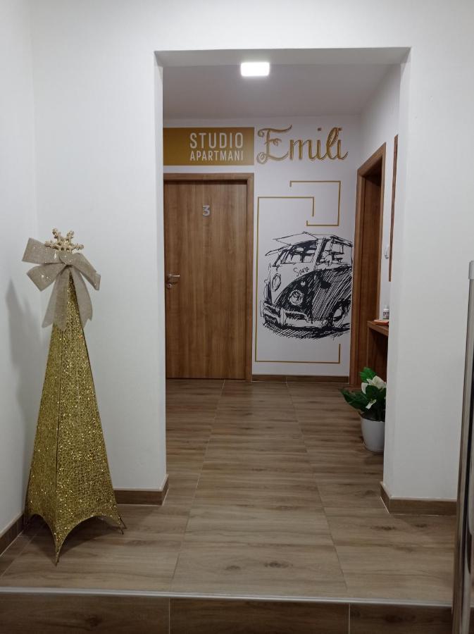 Studio Apartmani Emili Apartman Br 2 比耶利纳 外观 照片