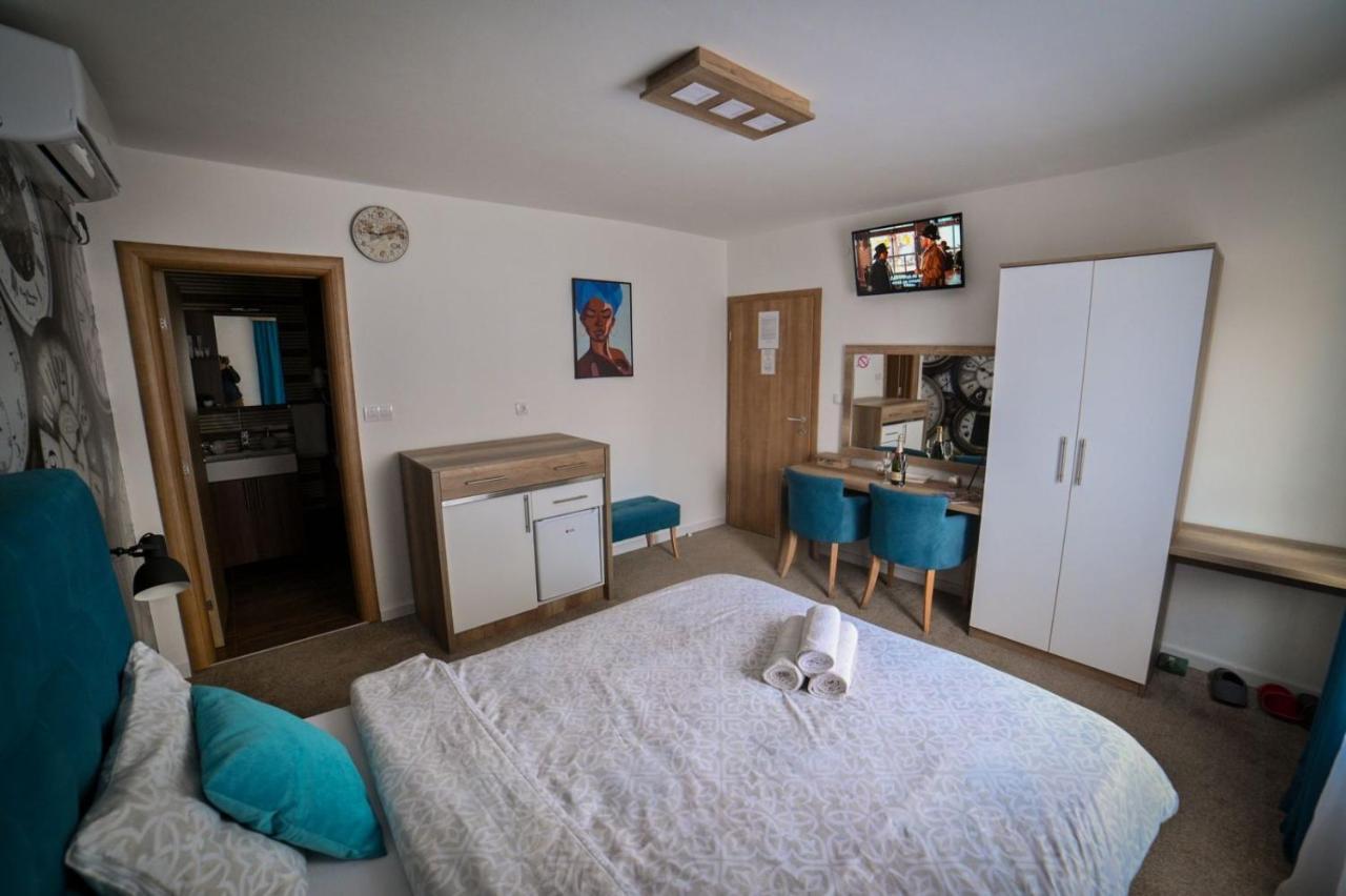 Studio Apartmani Emili Apartman Br 2 比耶利纳 外观 照片